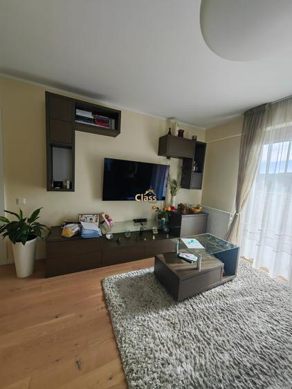 Apartament cu 3 camere decomandat, mobilat în Europa