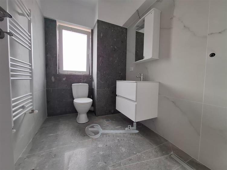 Apartament cu 3 camere decomandat în Galata