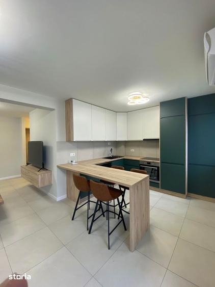 Apartament cu 3 camere semidecomandat în Micro 16