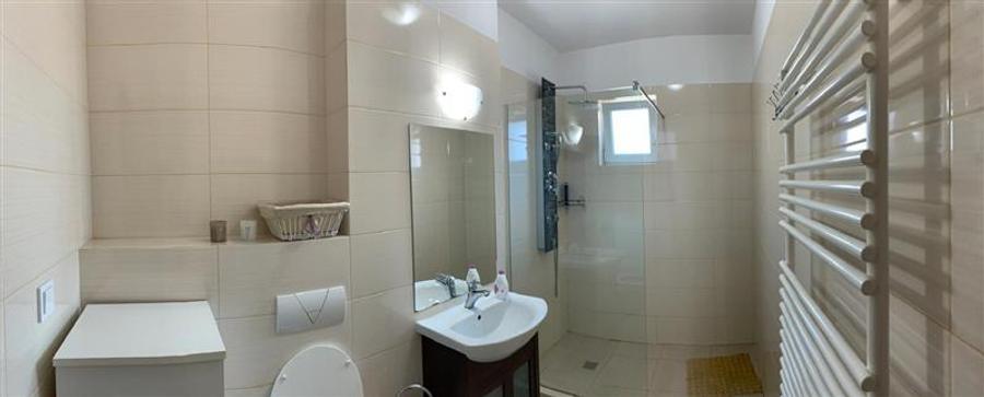 Apartament cu 2 camere decomandat, mobilat în Bună Ziua