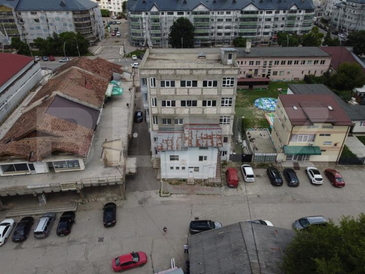 Spațiu comercial, de 1,080 mp, în Ultracentral