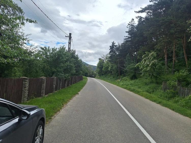 Casă cu 2 camere cu Teren 350 Mp în Cătina