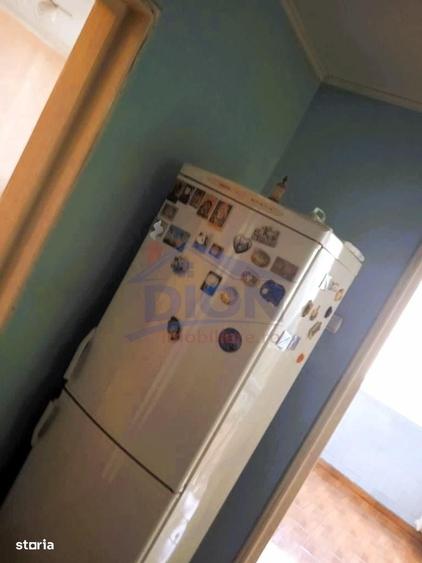 Apartament cu 3 camere semidecomandat în Drumul Taberei