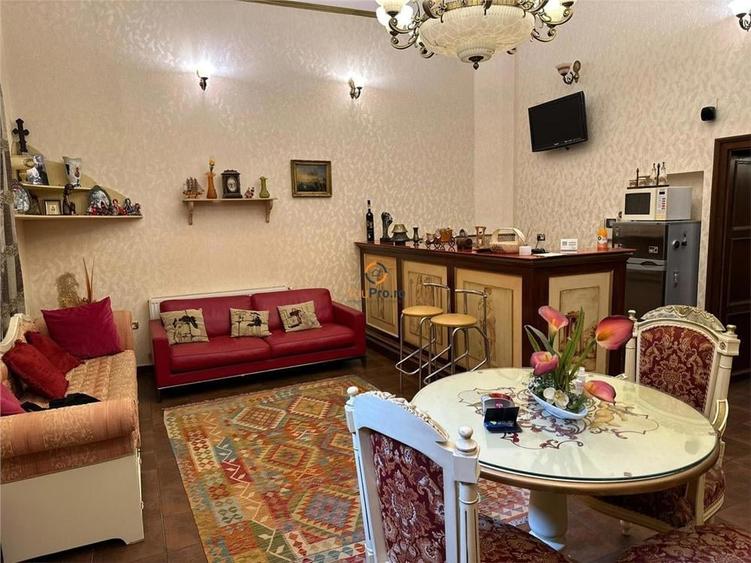 Apartament cu 3 camere decomandat în P-ța Unirii