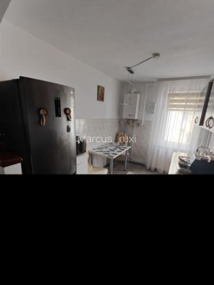 Apartament de vanzare in Reghin, Bulevardul Unirii, Block 9, etajul 2