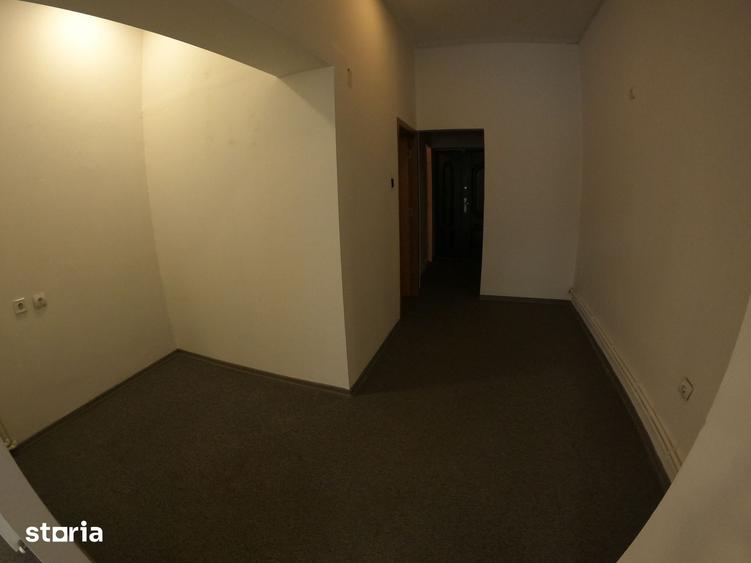 Spațiu comercial, de 90 mp, în Central