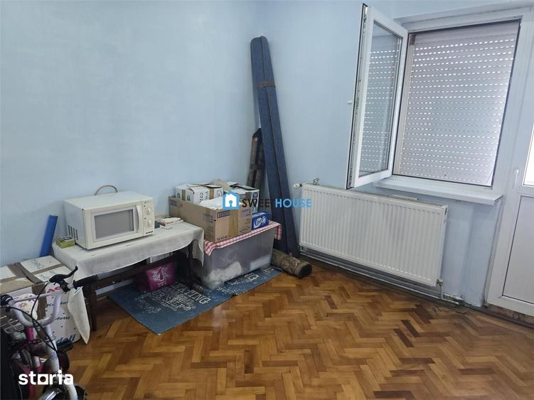 Casă cu 5 camere cu Teren 300 Mp în Central
