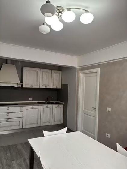 Apartament cu 2 camere decomandat în Câmpineanca