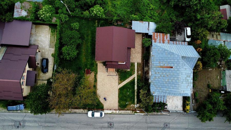 Casă cu 4 camere în Uiasca