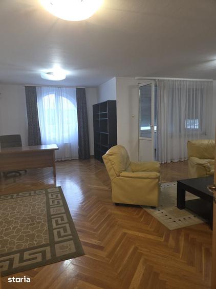 Apartament cu 3 camere în Calea Plevnei