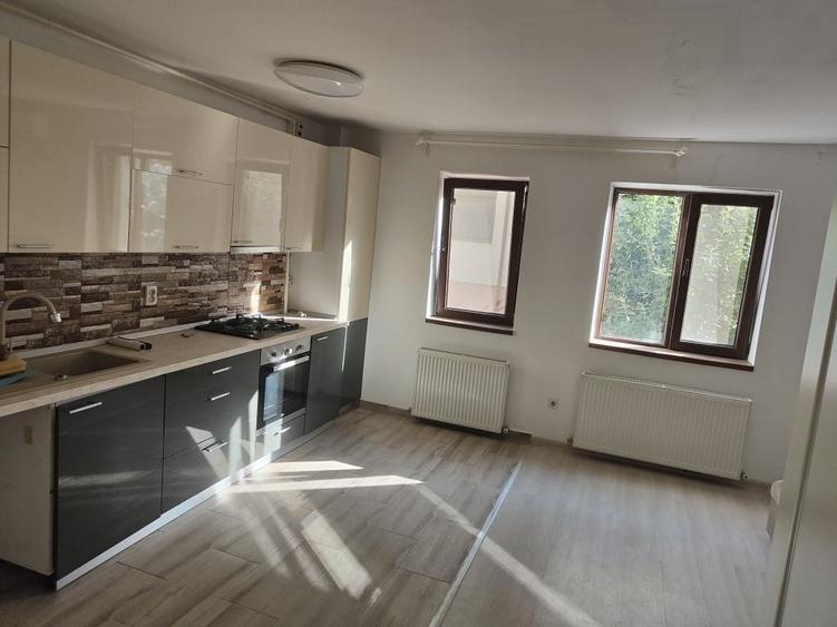 Apartament cu 3 camere decomandat în Fundeni