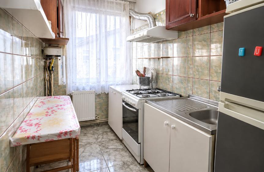Apartament cu 2 camere semidecomandat în Războieni