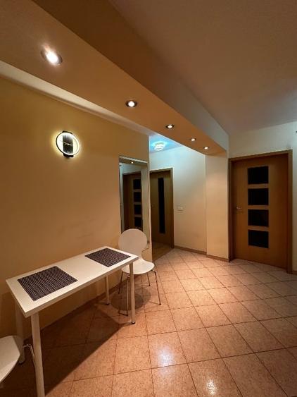 Apartament cu 2 camere decomandat, mobilat în Central