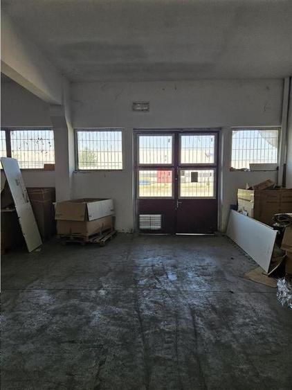 Spațiu industrial, de 3,300 mp, în Depozite