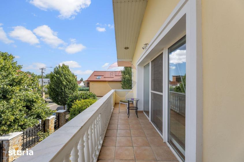 Casă cu 4 camere cu Teren 921 Mp în Subcetate
