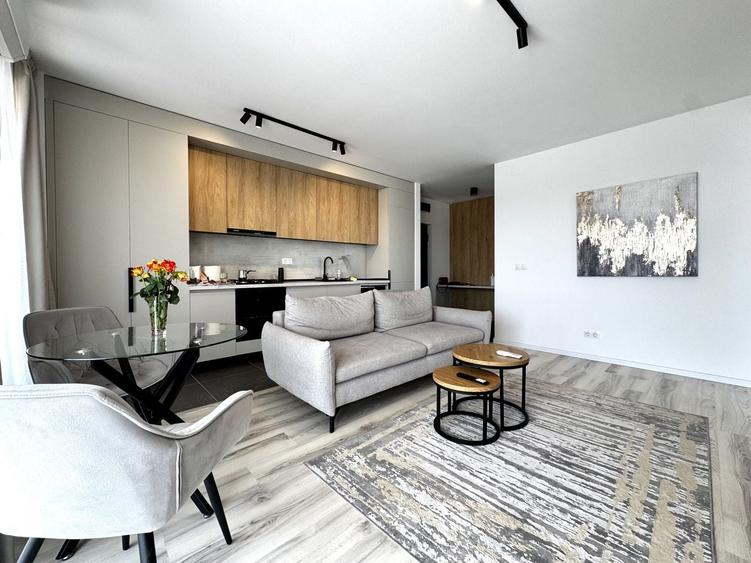 Apartament cu 3 camere decomandat, mobilat în Lipovei