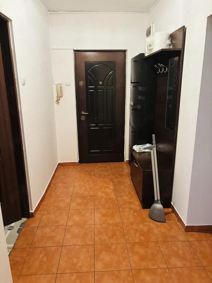 Apartament cu 3 camere decomandat în Sebastian