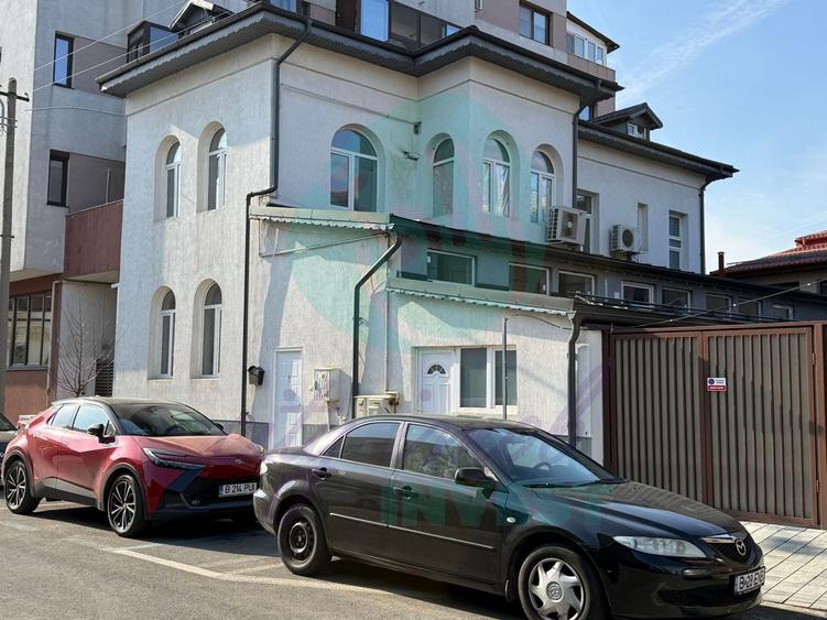 Casă individuală cu 4 camere cu Canalizare în Eminescu