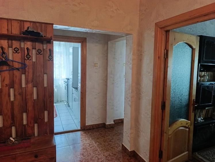 Apartament cu 2 camere decomandat în Dărmănești