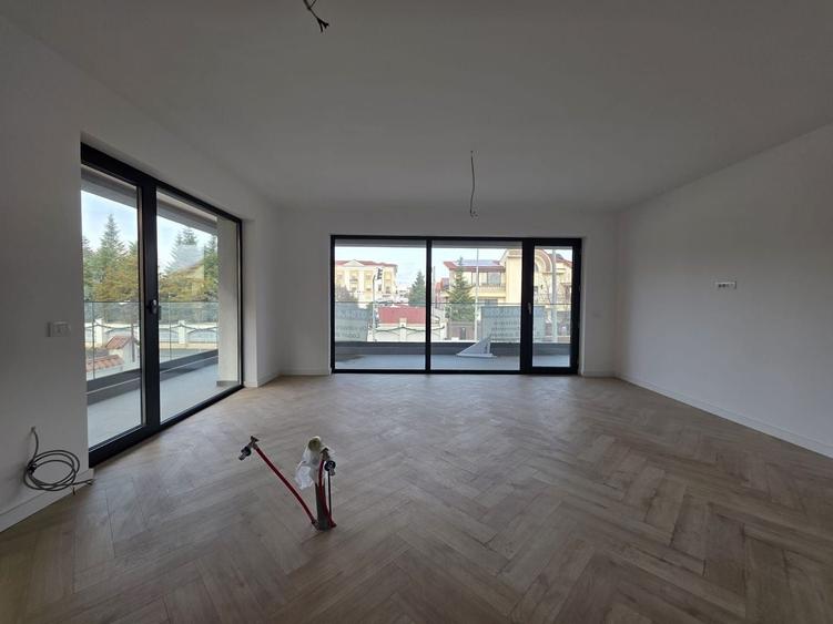 Apartament cu 3 camere decomandat în Iancu Nicolae