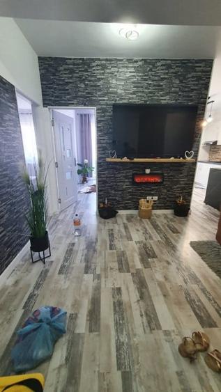 Apartament cu 3 camere semidecomandat, mobilat în Florești — fotografia 1