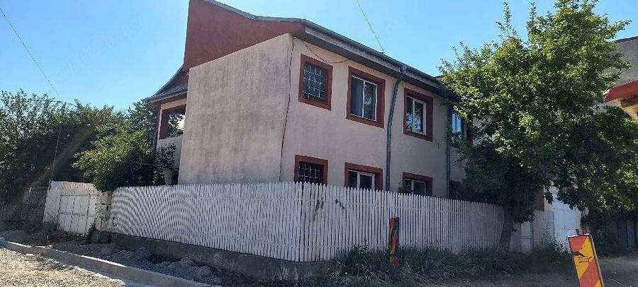 Casă cu 3 camere cu Teren 328 Mp în Central