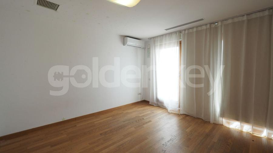Duplex cu 5 camere cu Piscina în Iancu Nicolae