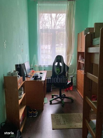 Apartament cu 3 camere semidecomandat în Central