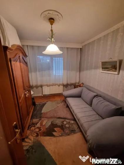 Apartament cu 4 camere decomandat în Faleza Nord