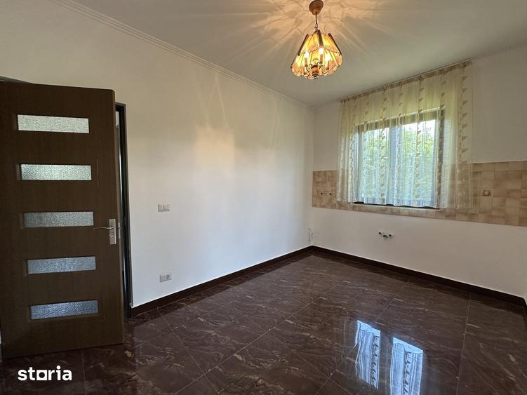 Casă cu 2 camere cu Teren 7310 Mp în Finta