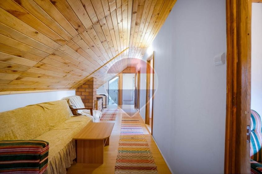 Casă individuală cu 6 camere cu Teren 5178 Mp în Vâlcele