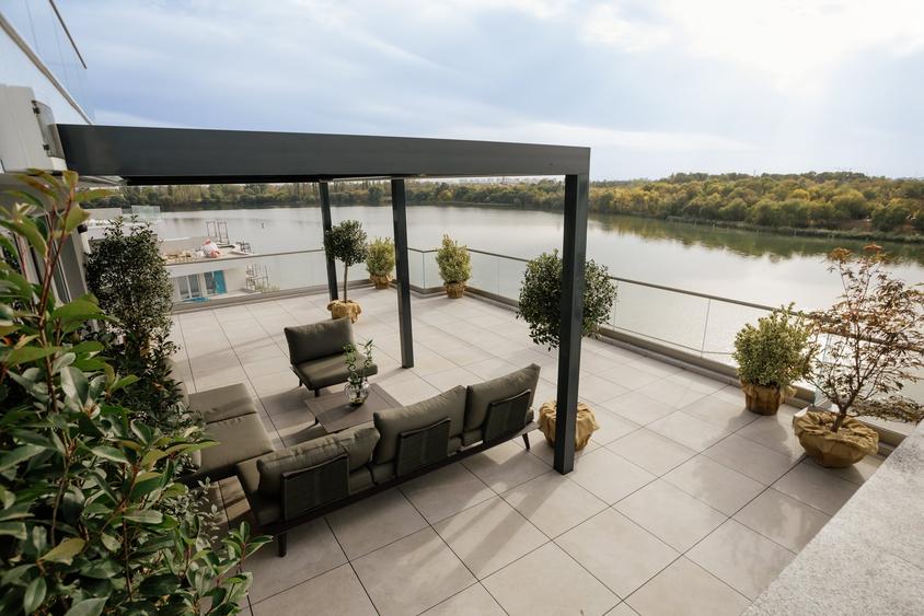 Penthouse cu 3 camere decomandat în Pantelimon