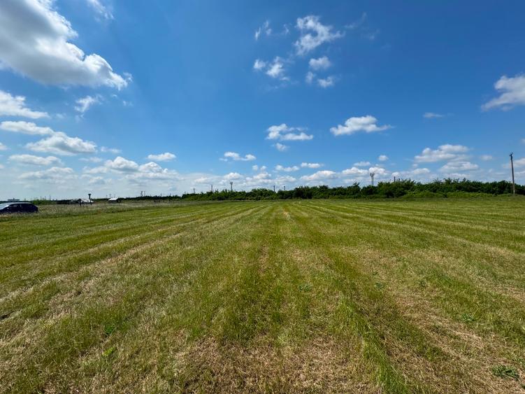 Teren Construcții intravilan de 888 mp, în Aeroport