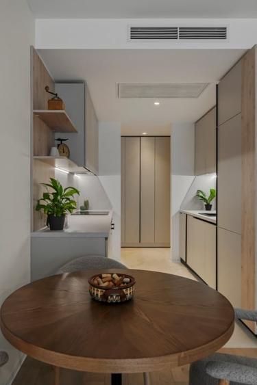 Apartament cu 3 camere decomandat, mobilat în Barbu Văcărescu