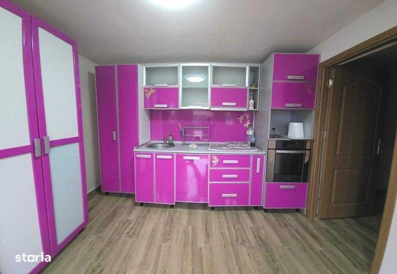 Casă cu 4 camere cu Teren 90 Mp în Central