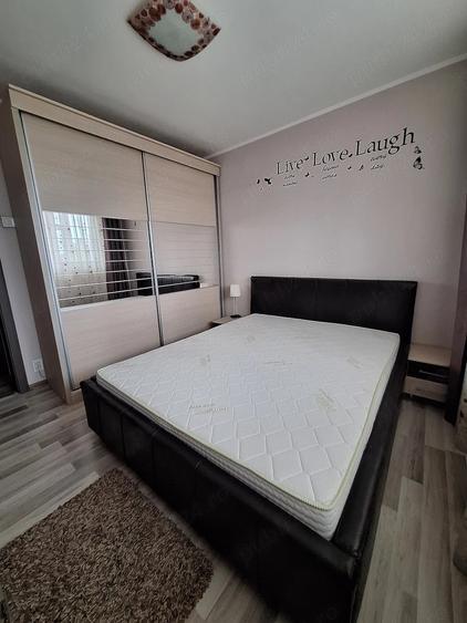 Apartament cu 3 camere decomandat în Drumul Taberei