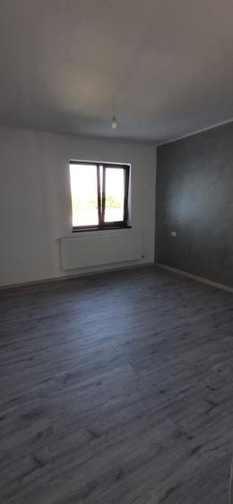 Casă cu 3 camere în Costi