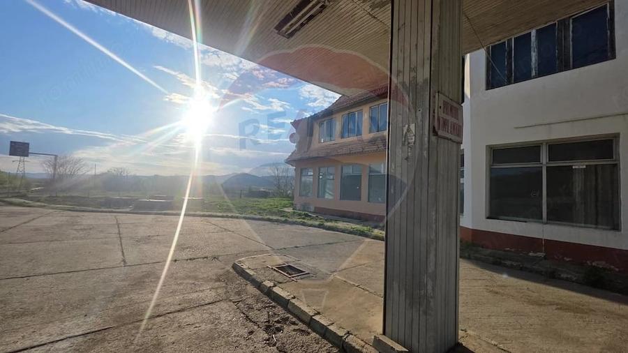 Spațiu comercial, de 400 mp, în Ațel