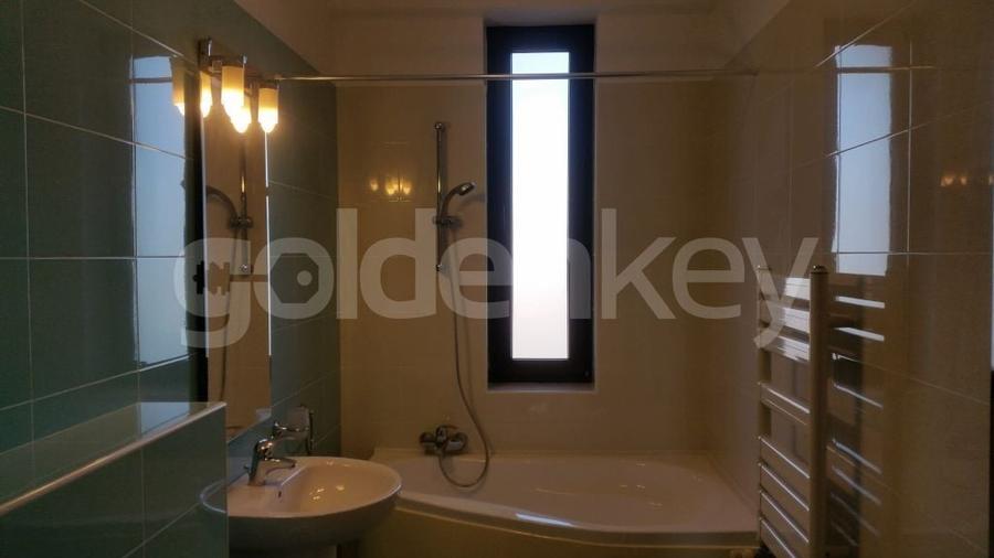 Apartament cu 4 camere decomandat în Floreasca
