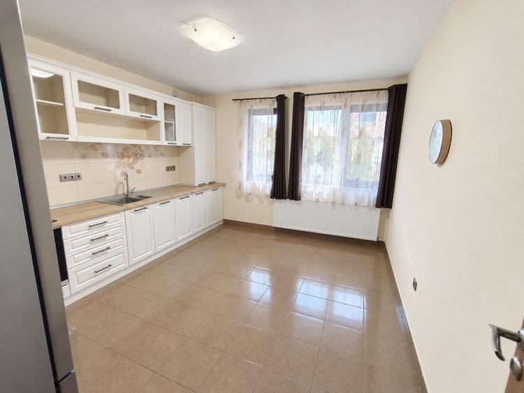 Duplex cu 4 camere cu Teren 200 Mp în Florești