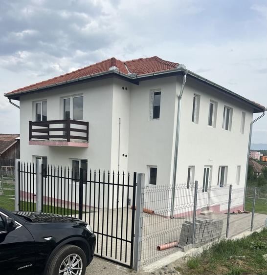 Casă cu 4 camere în Lazaret