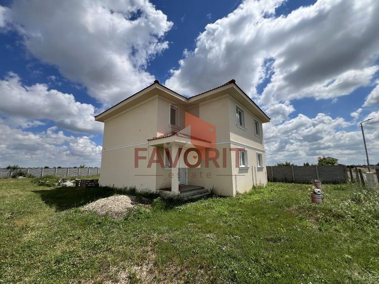 Duplex cu 4 camere cu Canalizare în Giroc