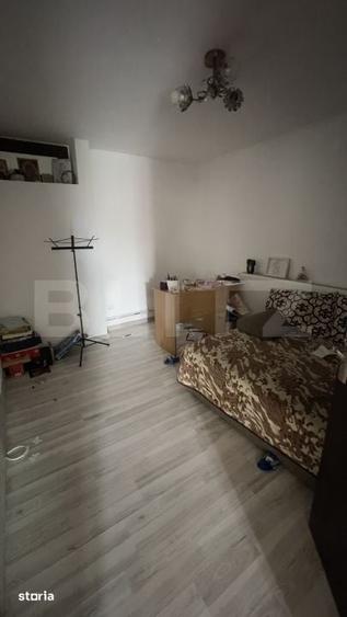 Casă cu 5 camere cu Teren 1600 Mp în Voinești