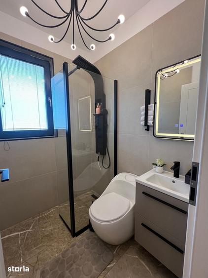 Casă cu 5 camere cu Teren 410 Mp în Corbeanca
