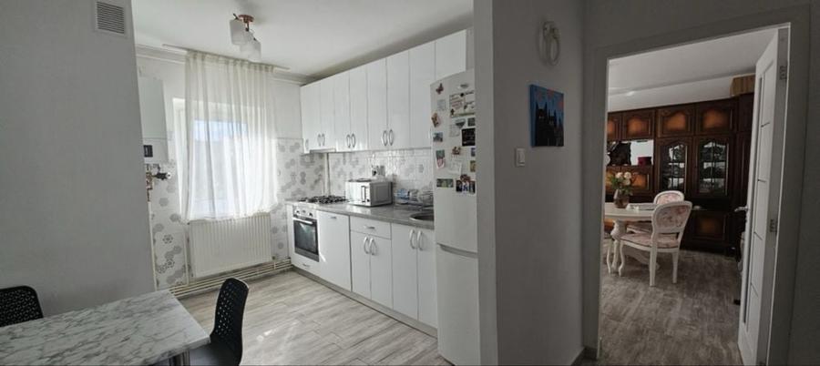 Apartament cu 4 camere în Central