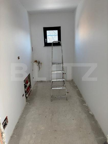 Casă individuală cu 4 camere cu Canalizare în Exterior Vest