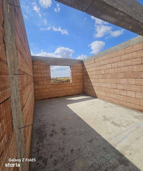 Casă cu 4 camere cu Teren 520 Mp în Nojorid