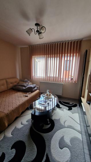 Apartament cu 2 camere semidecomandat în Ludoș