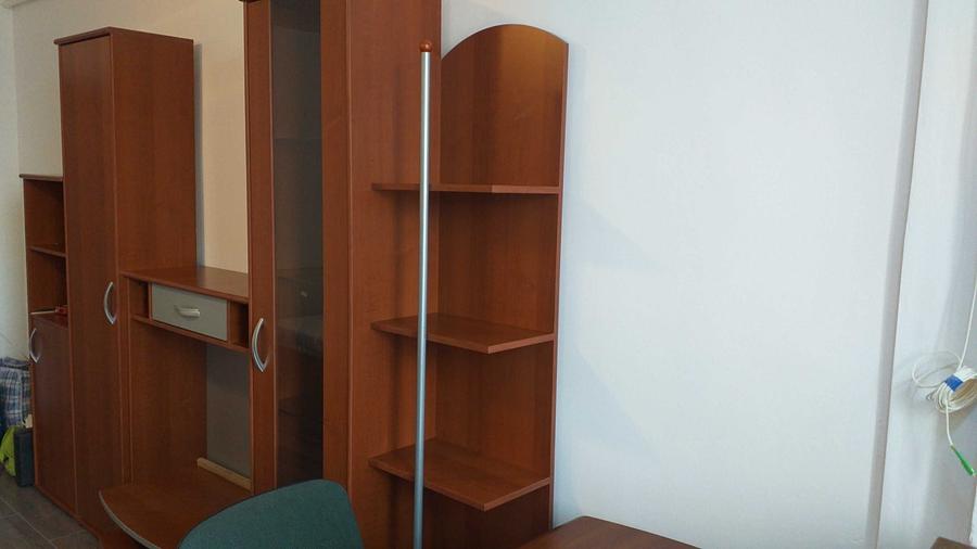 Proprietar, gars. 32 mp, etaj intermediar, Zona Orizont 3000, bloc de apartamente, centrala proprie - 3