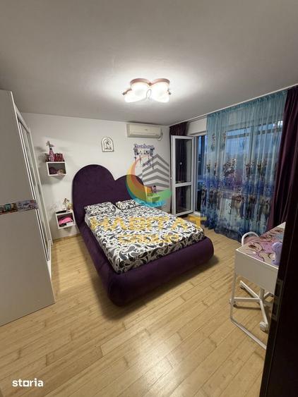 Apartament cu 4 camere decomandat în Berceni
